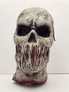 Halloween Props Bloody Undead Skeletal Head with Dark Hollow Eyes/Nose(Hangable) - Picture 1 of 19