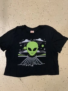 YOUTH LARGE Green Alien Crop Top UFO GRAPHIC Stay Weird Black Hippie T Shirt - Picture 1 of 7