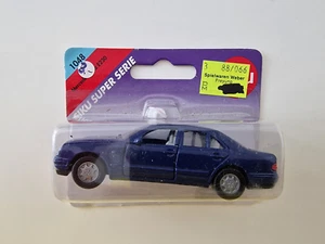 SIKU 1048 MERCEDES E230 BLAU W210 B7 OVP - Bild 1 von 1