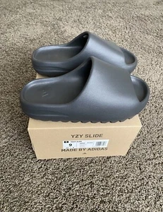 New With Box Adidas Yeezy Slide Onyx (2022/2023) Mens Size 9 HQ6448 - Bild 1 von 3
