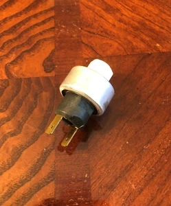 GM 80's & 90's Pressure Cycling Switch on Accumulator - Picture 1 of 2