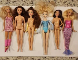 Mattel Hasbro Barbie Disney lotto di 6 bambole bionde marroni vestite nude 1998-2016 - Foto 1 di 9