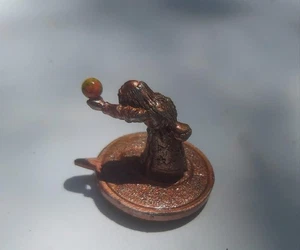 Reaper Miniatura Scrye Life Counter Wizard con Orbe Grabado S 15B - Imagen 1 de 3