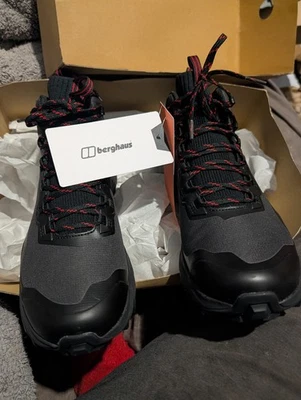 Berghaus Men’s VC22 Mid Gore-Tex Black Boots - Image 1 of 2