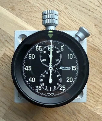 Cronómetro temporizador de rally montado en tablero Minerva Monte-Carlo 12 horas Foto 1 de 4