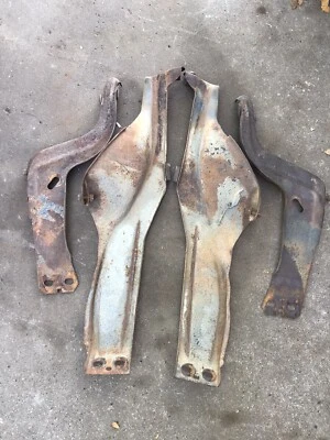 Soportes de parachoques delanteros Chevy Impala Caprice 1968 BelAir Biscayne 68 soportes OEM Foto 1 de 4