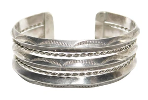 Brazalete de puño de plata esterlina 925 estampado a mano hecho a mano con varias hebras - Imagen 1 de 14