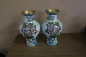 Coppia di 2 vasi cloisonné cinesi vintage 8" smalto su metallo peonia uccellino bianco - Foto 1 di 15