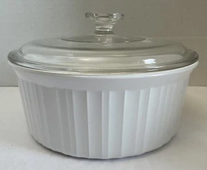 Corning Ware French White 2.5 Liter Round Fluted Casserole F-1-B Pyrex Lid - Picture 1 of 3