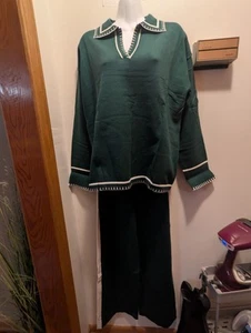 Women's Green Small 2 Piece Knit Pants And Long Sleeve Collared Blouse NWT - Picture 1 of 17