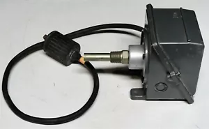 United Electric ~ B400-121 ~ Temperature Switch ~ 200°-425° ~ NEMA 4X B400 - Picture 1 of 12