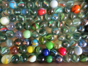 MARBLES VINTAGE BULK from the 70s-90s | 118 MIXED COLORED MARBLES | NO02 - Picture 1 of 9