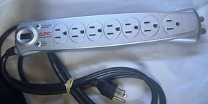 APC Audio Video Surge Protector 7-Outlet Power Strip Coaxial Protection TESTED - Picture 1 of 4
