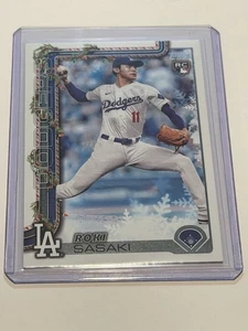 2025 Topps Holiday Roki Sasaki (RC) #H23 - Base Rookie - Los Angeles Dodgers  - Bild 1 von 2