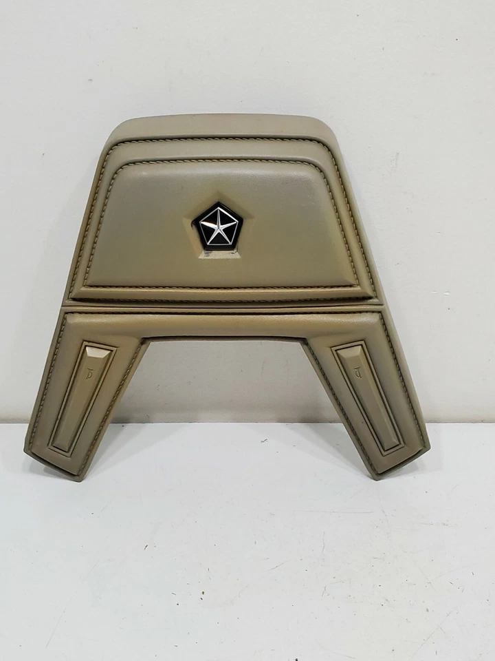 Dodge Pickup D150 D250 D350 1981-1993 almohadilla de bocina de volante bronceada OEM USADA  Foto 1 de 4