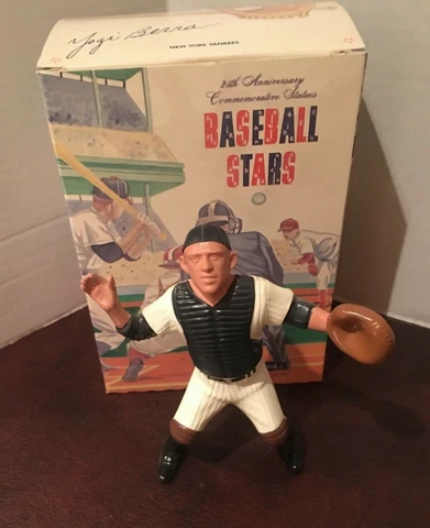 Yogi Berra Hartland 25th Anniversary statue with box and packing. No mask Cover