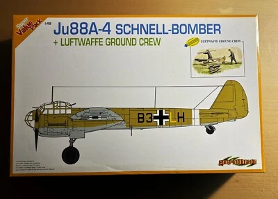 CYBER-HOBBY (DRAGON) 5565 - Ju88A-4 SCHNELL-BOMBER + GROUND CREW - 1/48 PLASTIC - Immagine 1 di 4