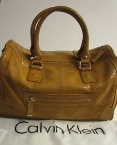 Borsa Calvin Klein Dark Camel Speedy frusta pelle di serpente nuova con etichette - Foto 1 di 12