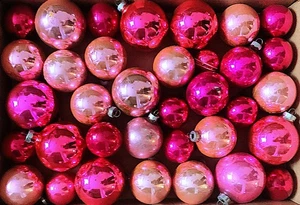 35 Vtg Solid Color Shiny Brite+ Pinks Fuschia Glass Christmas Ornaments 2-3" Lot - Picture 1 of 12