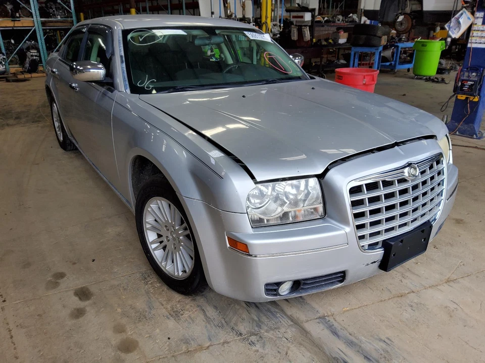 Alternador usado compatible con: Chrysler 300 2010 2,7 L 140 amperios grado A Foto 1 de 4