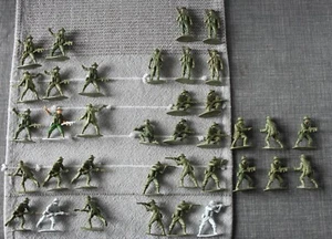 1/32 Scale Australian Infantry -36 figures NO BOX (unknown brand) - Picture 1 of 9