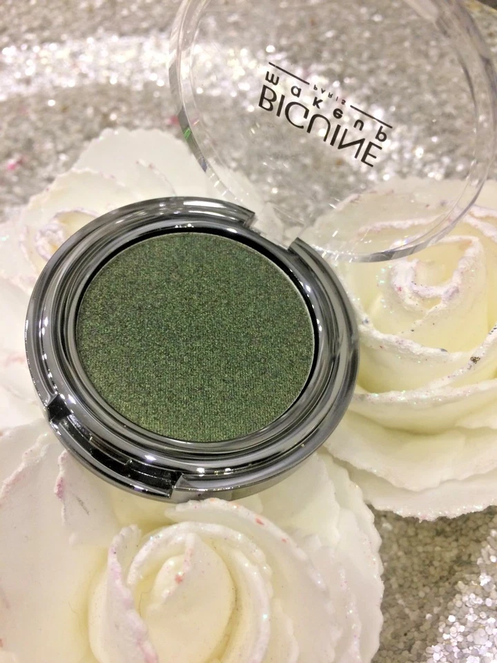 BIGUINE ORIGINAL LIDSCHATTEN MONO CHROM 15605 GLÄNZEND OLIV GRÜN SMARAGD WERT 10€