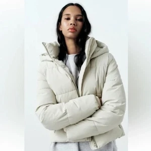 Zara Damen taillierte gefütterte Jacke gesteppter Anorak Windschutz Medium gebraucht, in einwandfreiem Zustand - Bild 1 von 14