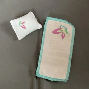 Almohada y manta para vías respiratorias de madreselva Lil Woodzeez - Imagen 1 de 2