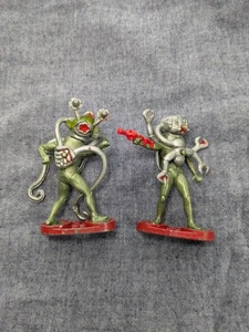 Britains Space Stargard Aliens 1981. 2 Plastic Alien Toy Soldiers Lot 5 - Picture 1 of 4
