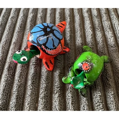 Juego de 2 estatuillas de bobblehead de tortuga mexicana pintadas a mano arte popular caprichoso Foto 1 de 4