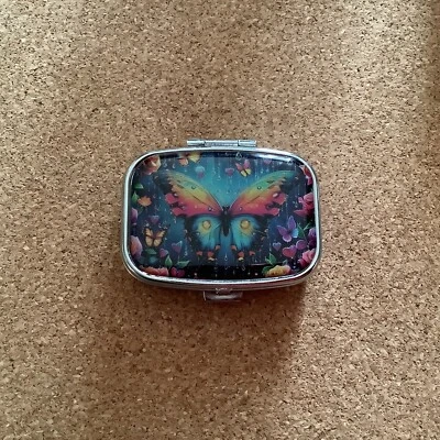 Pretty Butterfly  Design Pill Box With Mirror 🎁 - Image 1 of 2