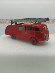 Dinky Toys No.955 Commer Fire Engine 1961 original vintage diecast 