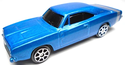 2014 MAISTO 1969 DODGE CHARGER R/T BLUE 1:64 DIECAST 3" CAR WITH SILVER & BLACK - Image 1 of 4