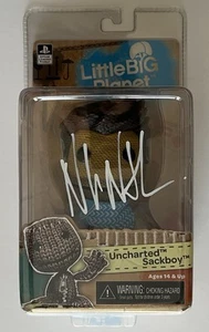 NECA Little Big Planet Nathan Drake Sackboy Figur signiert NOLAN NORTH SWAU COA - Bild 1 von 3