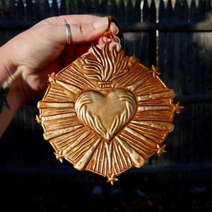 6" Starry Sacred Heart Ex Voto Ornament, Antiqued Gold Flaming Heart Milagro - Picture 1 of 4