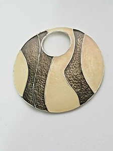 Vintage large enamel disc shaped pendant in cream and textured bronze design - Picture 1 of 4
