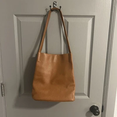 Bolso de Hombro Kattee Chic Tostado Color Camel Usado en Excelente Condición Foto 1 de 4