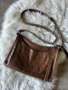 Frye Melissa Umhängetasche dunkelbraun abgenutzt Leder Reißverschluss oben Boho - Bild 1 von 17