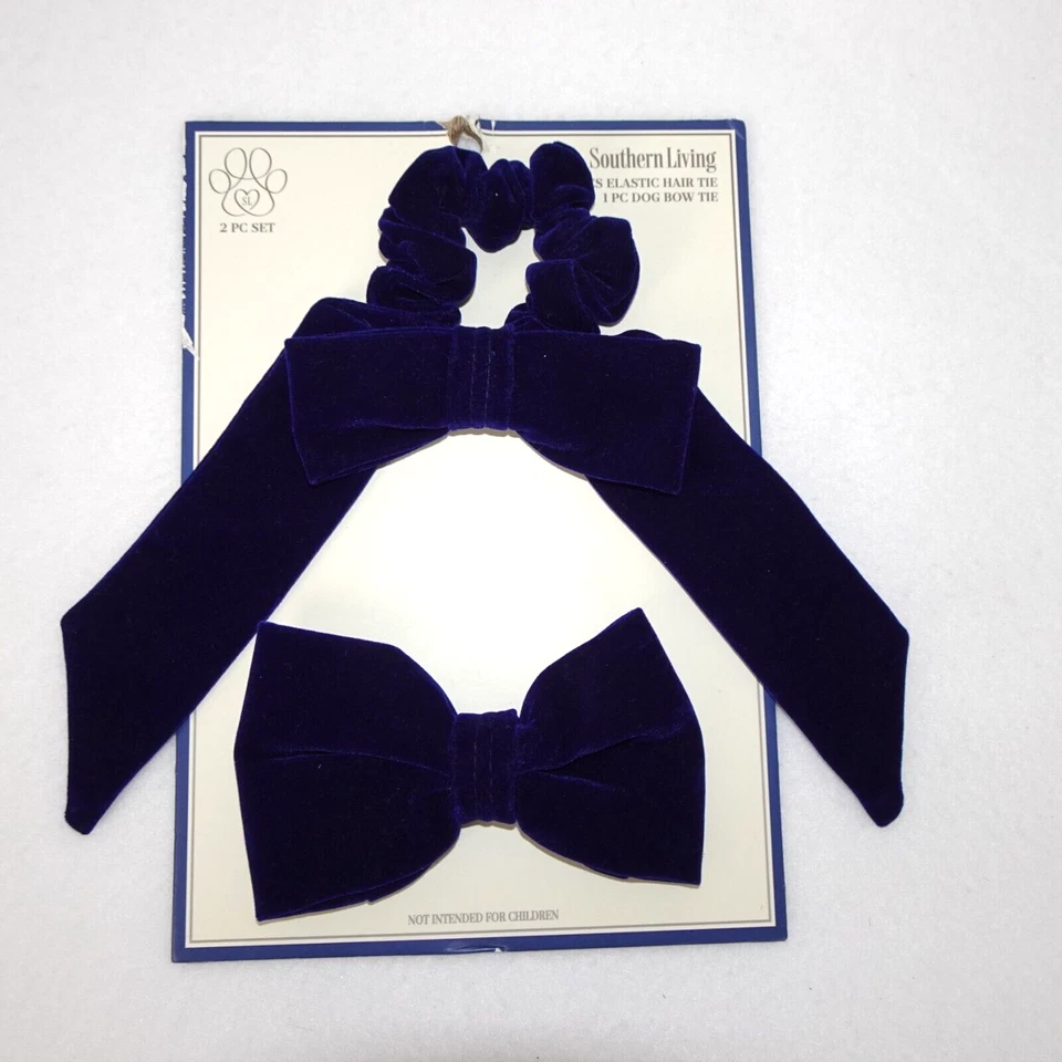 Pajarita de terciopelo para perro y corbata para damas azul conjunto de 2 piezas mascotas Southern Living Foto 1 de 4