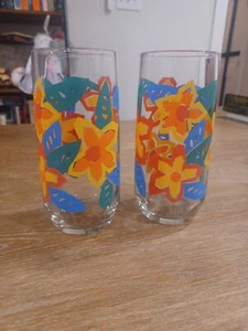 Par de vasos de bebidas Libbey vintage años 80 flores multicolor - Imagen 1 de 6