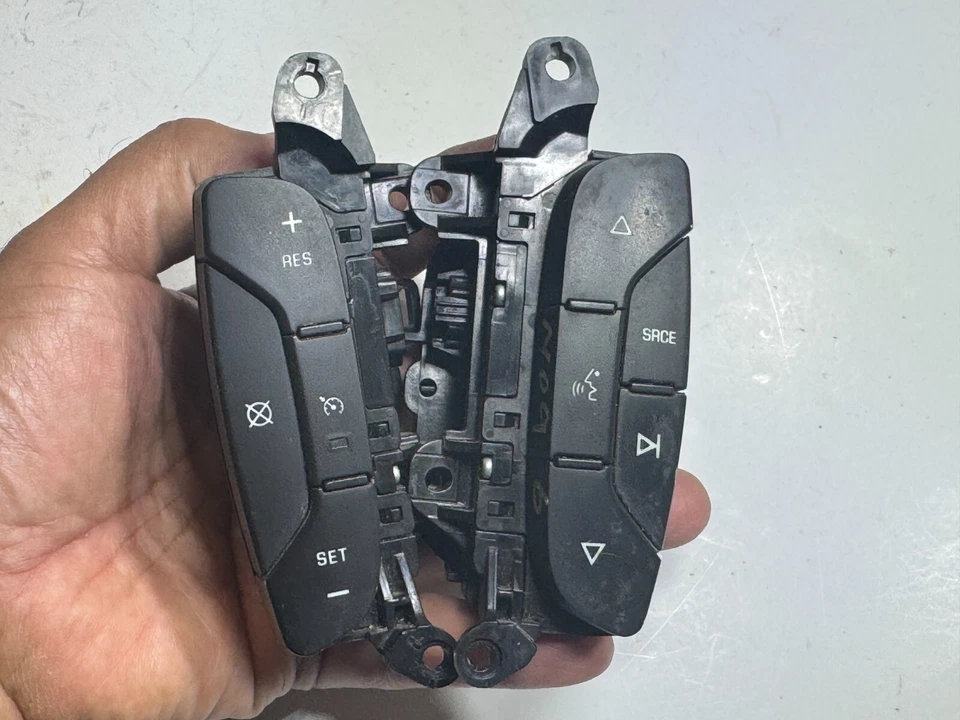 Chevrolet Tahoe 2008-2013 volante audio control crucero interruptor OEM Foto 1 de 4