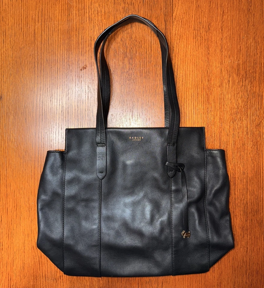 Bolso de hombro Radley London Abbotsford de cuero negro talla mediana  Foto 1 de 4