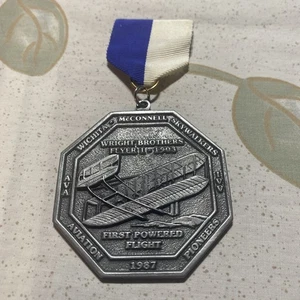 Prendedor medalla vintage 1987 Wright Brothers Skywalker’s Hermann Merks - Imagen 1 de 8