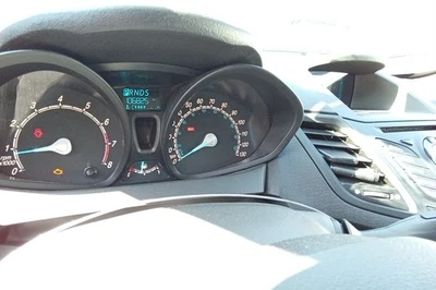 Fiesta OE 2016 velocímetro calibre panel 106 k millas Ford Foto 1 de 4
