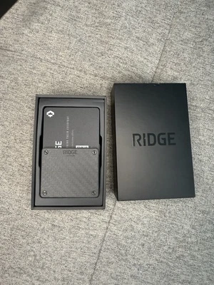 The Ridge Wallet - RIDGE LITE - Ultra Minimalist Wallet - Carbon Fiber 3k - Image 1 of 3