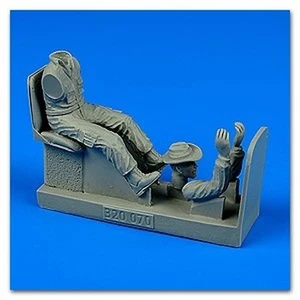 Aerobonus 320070 1/32 USAF/US Army Rimorchio Trattore Autista - Foto 1 di 1