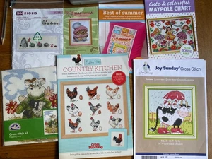 Lindos y coloridos gráficos de punto de cruz vacas, pollos, erizos, búho, maypole - Imagen 1 de 5