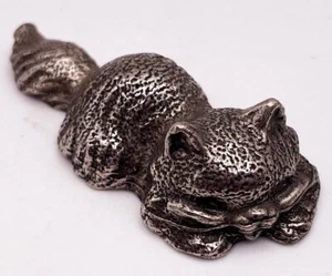 Estatuilla de peltre de gato gatito esponjoso acostado durmiendo de colección 2" - Imagen 1 de 6
