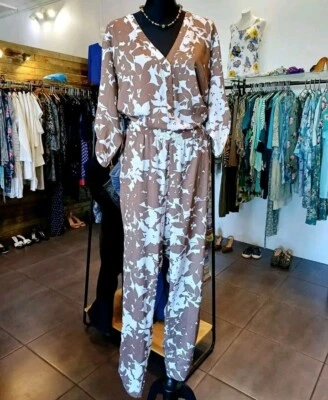 Mono New York & Co para mujer marrón crema estampado floral cuello talla XSmall Foto 1 de 4