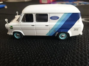 Atlas Editions 1/43 Scale 247593318 - Ford Transit Van & Escort Trailer Set - Picture 1 of 10